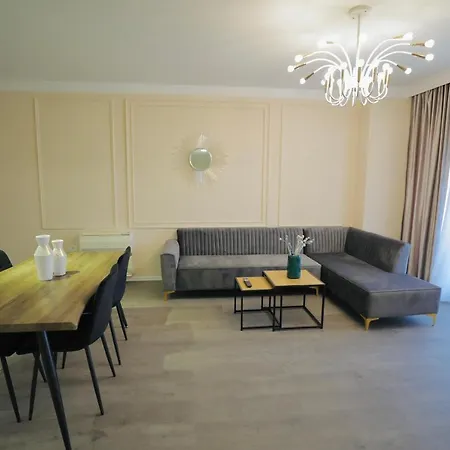 Apartamento Miku - Captivating 3 Bedroom At Olympic *