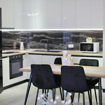 Miku - Captivating 3 Bedroom At Olympic *