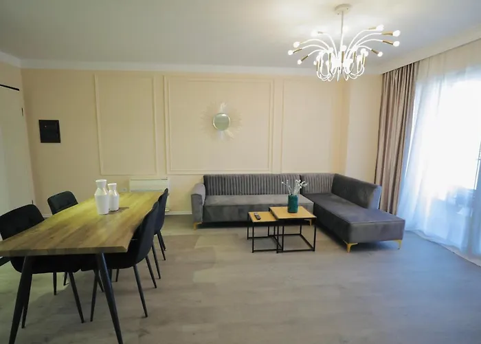 Apartamento Miku - Captivating 3 Bedroom At Olympic *