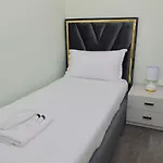 Apartment Miku - Captivating 3 Bedroom At Olympic