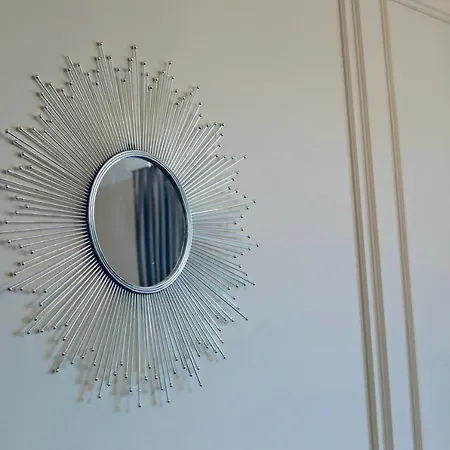 Miku - Captivating 3 Bedroom At Olympic Apartment