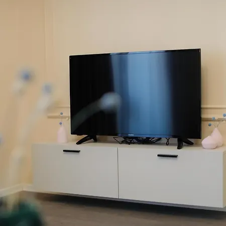 Miku - Captivating 3 Bedroom At Olympic *