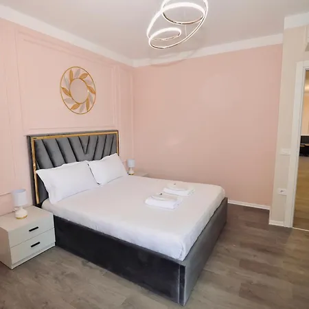 Miku - Captivating 3 Bedroom At Olympic Apartment *