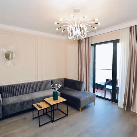 Miku - Captivating 3 Bedroom At Olympic Apartment