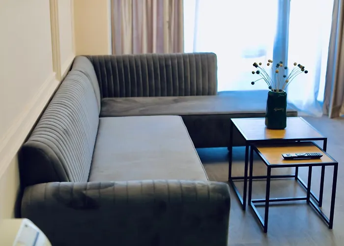 Miku - Captivating 3 Bedroom At Olympic 티라나