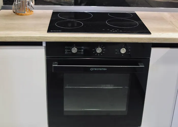 아파트 Miku - Captivating 3 Bedroom At Olympic *