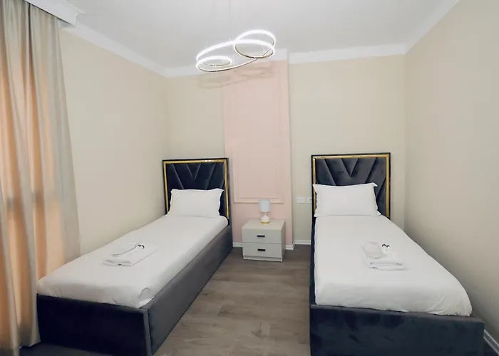 Miku - Captivating 3 Bedroom At Olympic ティラナ