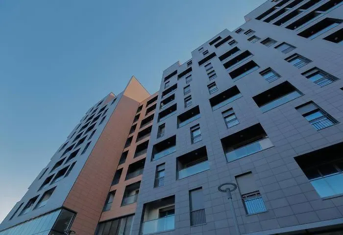 아파트 Miku - Captivating 3 Bedroom At Olympic