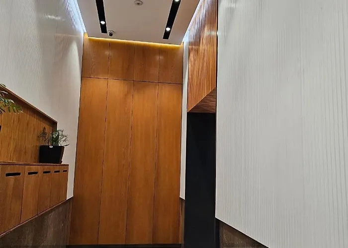 아파트 Miku - Captivating 3 Bedroom At Olympic