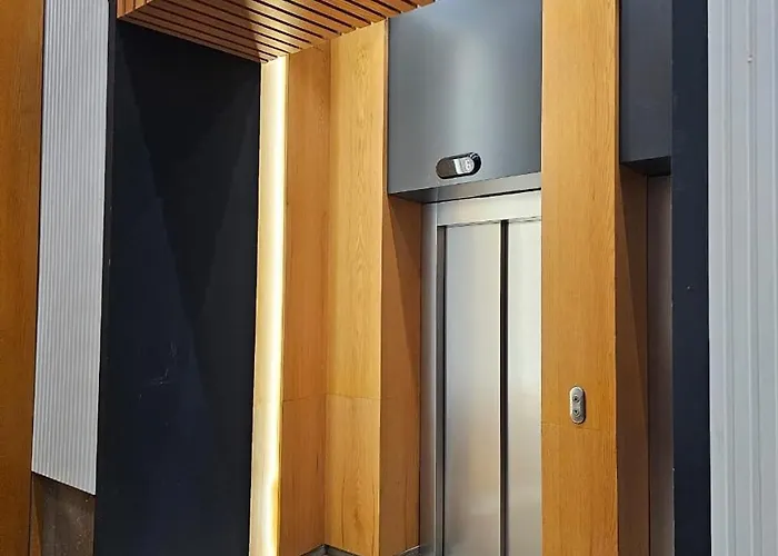 아파트 Miku - Captivating 3 Bedroom At Olympic *